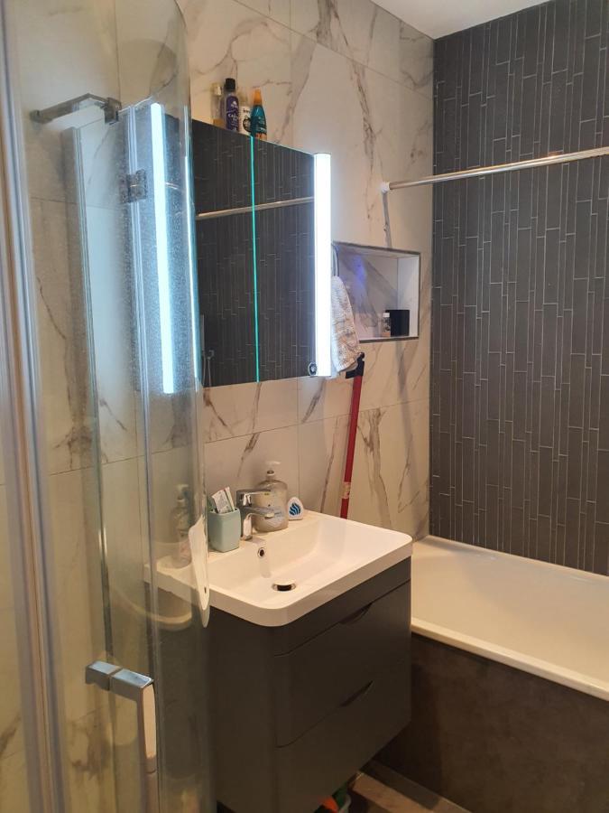 Daniari Guest Rooms Erith Exterior foto